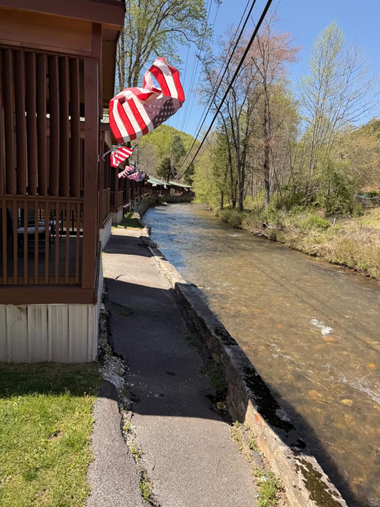 Qualla Cabins And Motel Cherokee Near Casino Whittier Luaran gambar