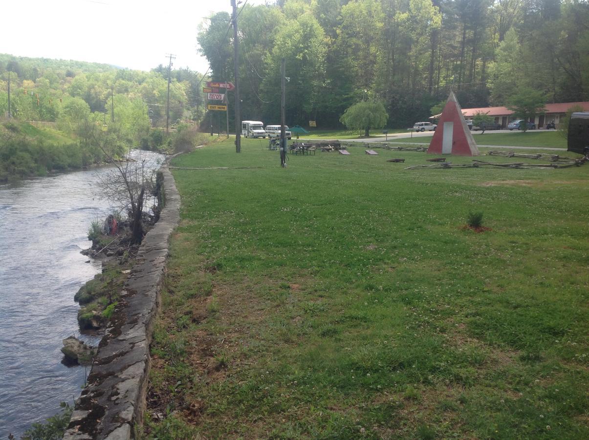 Qualla Cabins And Motel Cherokee Near Casino Whittier Luaran gambar
