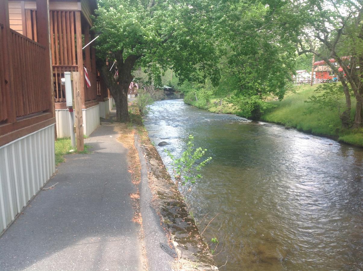 Qualla Cabins And Motel Cherokee Near Casino Whittier Luaran gambar