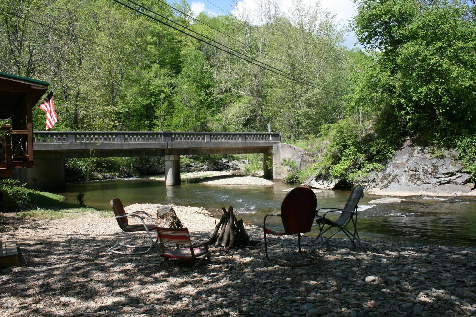 Qualla Cabins And Motel Cherokee Near Casino Whittier Luaran gambar
